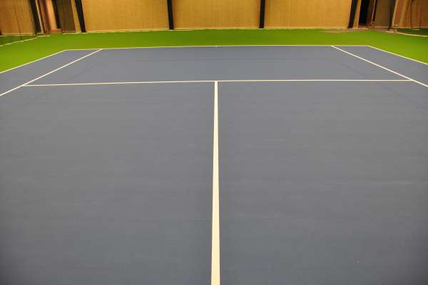 eskalere Ugyldigt barrikade Stjernen Tennis tilbyder medlemmer at spille tennis hele vintersæson